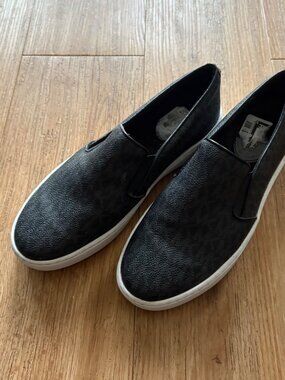 MICHAEL Michael Kors Keaton Slip On Sneakers MK Logo Black Women’s Size 6